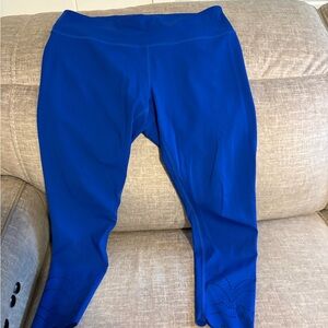 Zella xl royal blue legging with perforated detail and scalloped bottom like new
